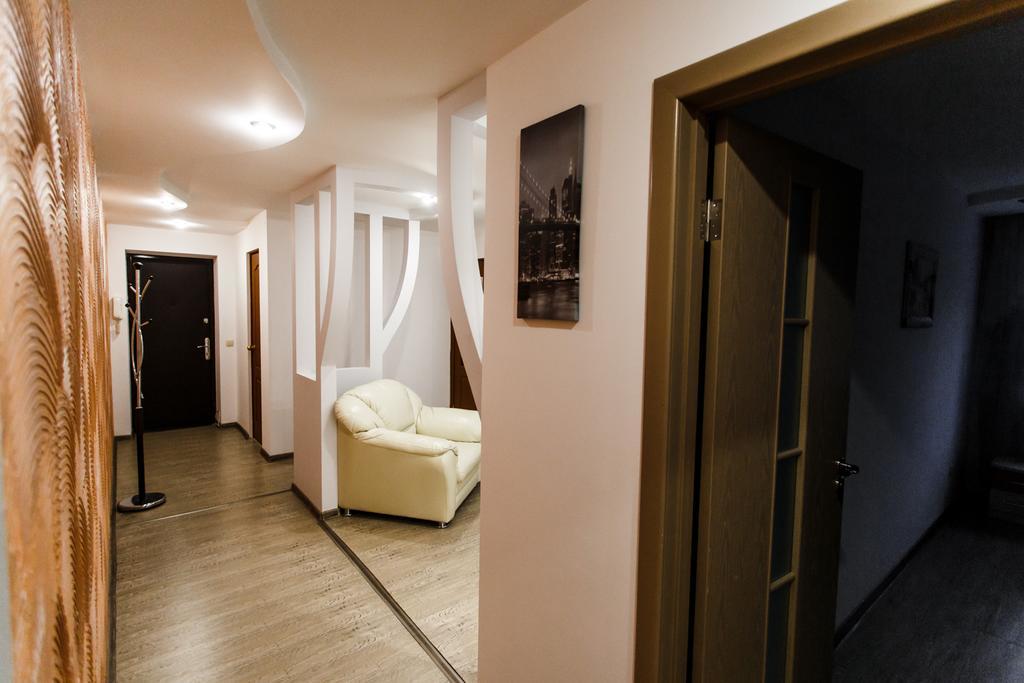 Apartment "A&V-Surganova" ミンスク エクステリア 写真